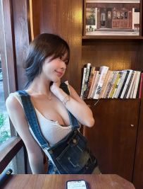 小奈 158 45 Ecup 20歲✅福利：返送現金折扣券