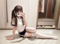 ☘️蘿莉妹：夢娜 154cm-45kg-Ccup-19歲敏感水水多多 啪啪起來很舒服